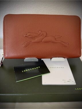 NEW AUTH Longchamp Zip Around Continental Wallet